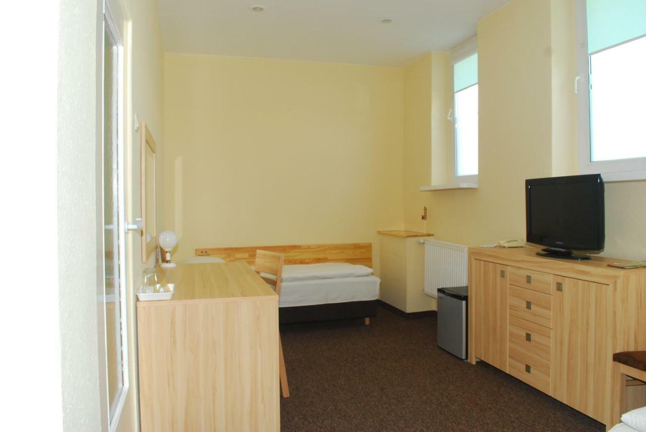 Hotel 104 Stargard Szczecinski Room photo